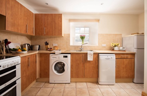 Hexham Cottage | Shepherds Retreat: Top-Rated Family Stay with Kitchen Access