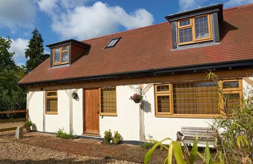 New Forest District House | Inviting Shepherds Spring Cottages: Pet & Child Friendly Stay