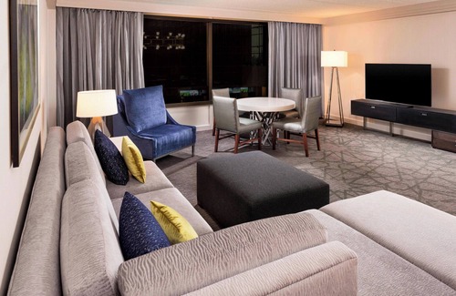 Bloomington Hotel | Experience Comfort at Sheraton Bloomington Hotel - 4 Star Stay