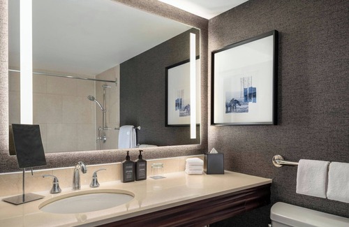 Calgary Hotel | Elegant Sheraton Cavalier Calgary Hotel with Pool & Breakfast