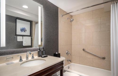 Saskatoon Downtown Hotel | Relax at Sheraton Cavalier Saskatoon Hotel with Pool & Pets