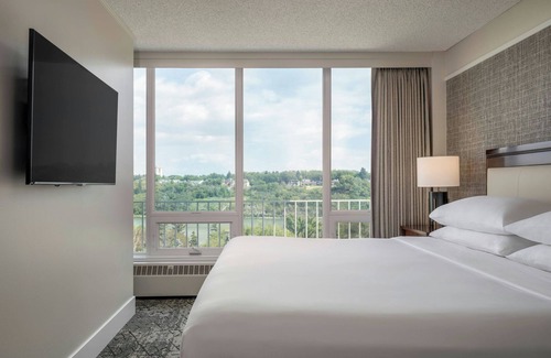 Saskatoon Downtown Hotel | Relax at Sheraton Cavalier Saskatoon Hotel with Top Amenities
