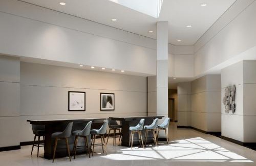 Cerritos Hotel | Relaxing Stay at Sheraton Cerritos with Pool & Restaurant