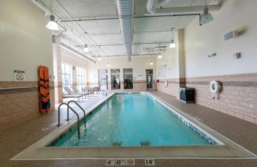 Techny Hotel | Family-Friendly Sheraton Chicago Northbrook with Pool Access