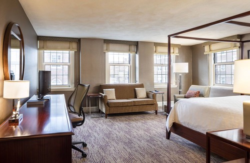 Neighborhood Nine Hotel | Discover Sheraton Commander Hotel: Top-Rated Family Retreat