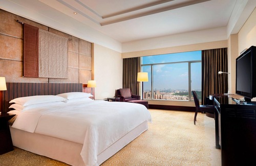 Houjie Hotel | Discover the Sheraton Dongguan Hotel: 4-Star Comfort Awaits