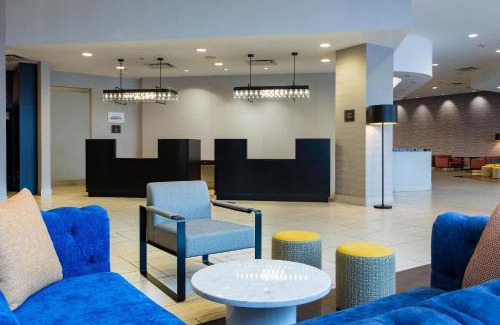 Hopelawn Hotel | Pet-Friendly Comfort at Sheraton Edison - 4 Stars Await