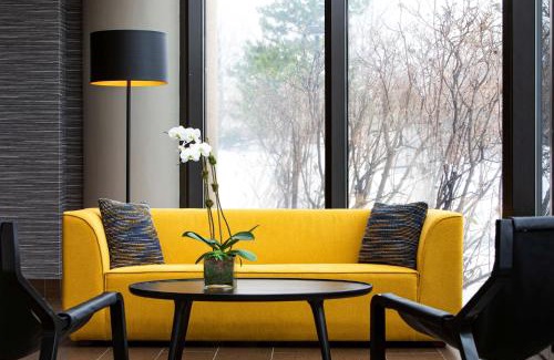 Hopelawn Hotel | Pet-Friendly Comfort at Sheraton Edison - 4 Stars Await