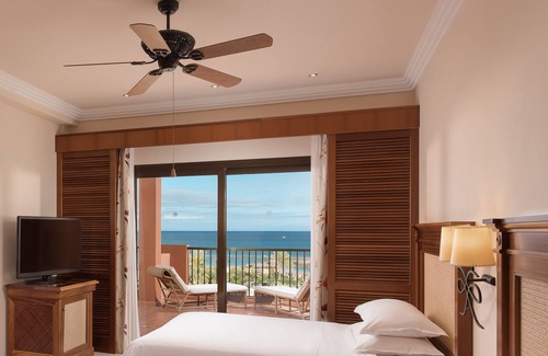 Caleta de Fuste Hotel | Elegant Sheraton Fuerteventura Beach Resort with Spa & Golf