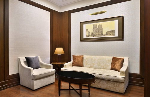 Indore Hotel | Elegant Sheraton Grand Palace Indore with Pool & Spa