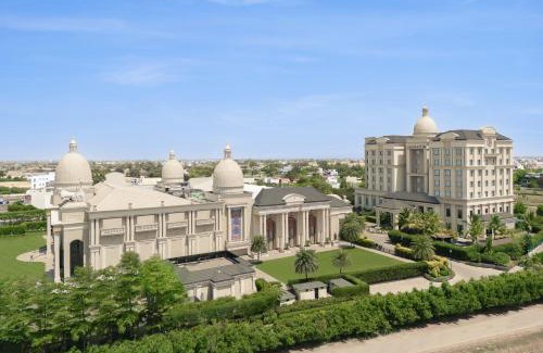 Indore Hotel | Experience Elegance at Sheraton Grand Palace Indore