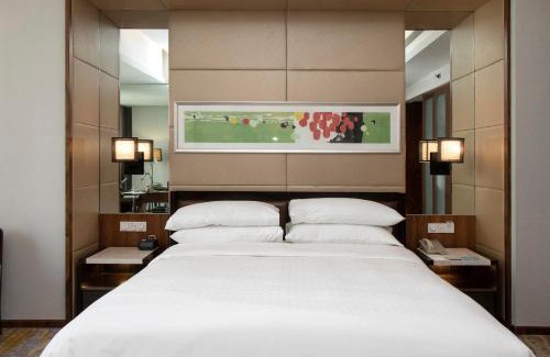Pudong Hotel | Elegant Stay at Sheraton Grand Shanghai Pudong Hotel