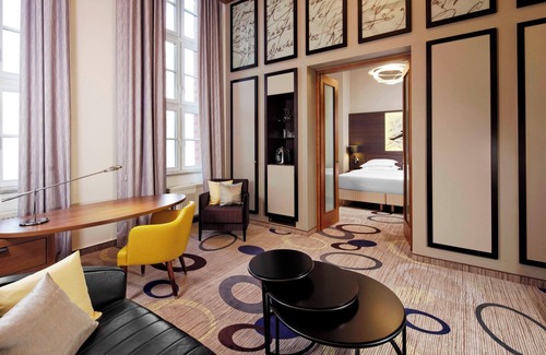 List Hotel | Elegant Sheraton Hanover Pelikan Hotel with Spa & Dining