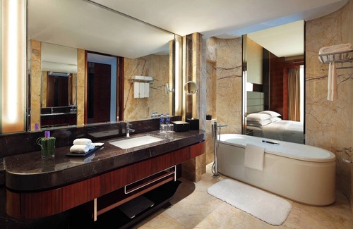 Yaohai Hotel | Experience Comfort at Sheraton Hefei Xinzhan Hotel