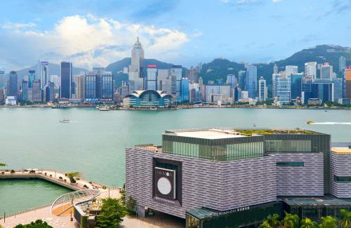 Tsim Sha Tsui Hotel | Elegant Oceanfront Escape at Sheraton Hong Kong Hotel