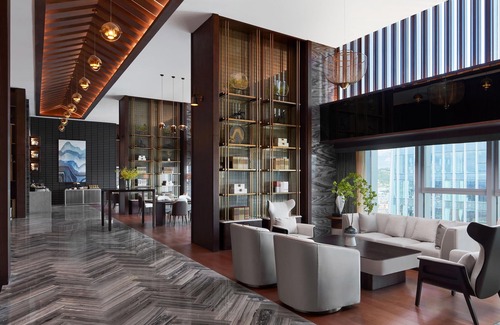 Guandu Hotel | Elegant Sheraton Kunming: Spa, Pool & Family-Friendly Comfort