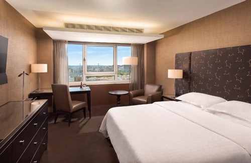 Sao Sebastiao da Pedreira Hotel | Elegant Sheraton Lisboa Hotel & Spa with Ocean Views