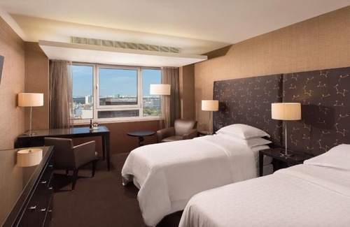 Sao Sebastiao da Pedreira Hotel | Elegant Sheraton Lisboa Hotel & Spa with Ocean Views