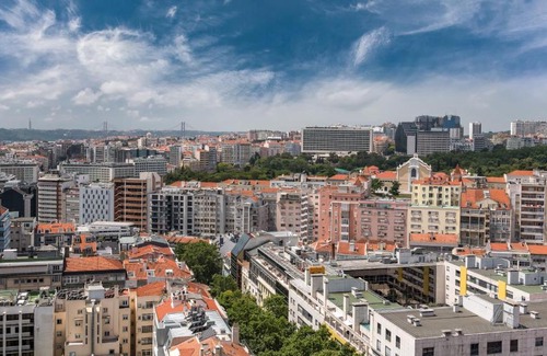 Sao Sebastiao da Pedreira Hotel | Elegant Sheraton Lisboa Hotel & Spa with Ocean Views