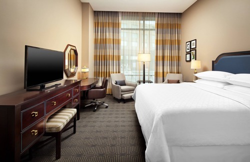 McKinney Hotel | Discover the Sheraton McKinney Hotel: Pool & Spa Retreat