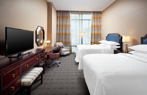 McKinney Hotel | Discover the Sheraton McKinney Hotel: Pool & Spa Retreat
