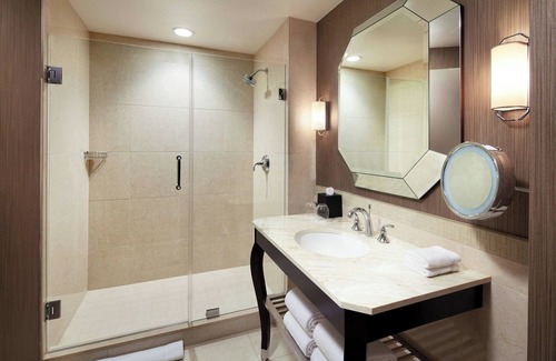 McKinney Hotel | Discover the Sheraton McKinney Hotel: Pool & Spa Retreat