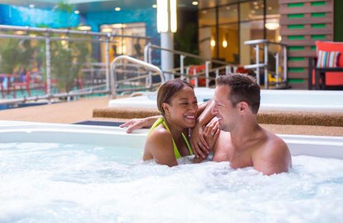Downtown Niagara Falls Hotel | Relax at Sheraton Niagara Falls with Pool & Family Amenities