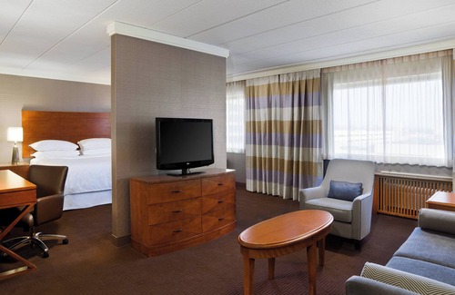 Downtown Niagara Falls Hotel | Relax at Sheraton Niagara Falls with Spa and Pool Access