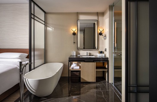 Yinzhou Hotel | Exquisite Sheraton Ningbo Xiangshan Resort with Pool Access