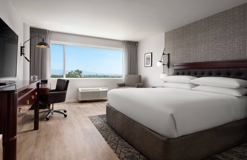 Ontario Hotel | Discover the Sheraton Ontario Airport Hotel with Spa & Pool