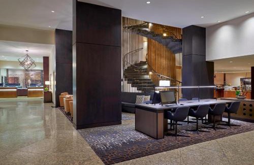 Byward Market - Parliament Hill Hotel | Discover Sheraton Ottawa Hotel: Pet-Friendly & Pool Access