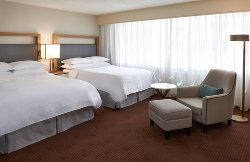 Byward Market - Parliament Hill Hotel | Discover Sheraton Ottawa Hotel: 4-Star Comfort Awaits