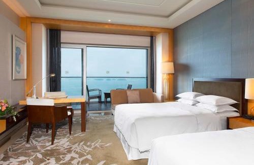 Chun'an Hotel | Relax at Sheraton Qiandao Lake Resort with Spa & Pool Access