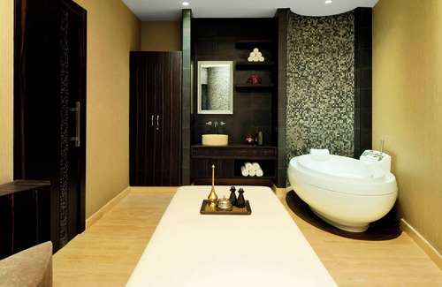 Beach & Coast Hotel | Beachfront Bliss at Sheraton Sharjah Resort & Spa