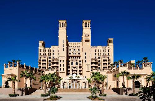 Beach & Coast Resort | Experience the Sheraton Sharjah Beach Resort & Spa