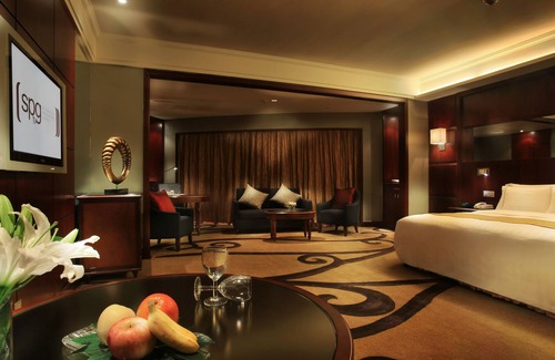 Futian CBD Hotel | Elegant Sheraton Shenzhen Futian Hotel with Pool & Dining