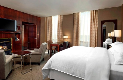 Eau Claire Hotel | Premier Sheraton Suites Calgary Eau Claire: Family-Friendly Escape