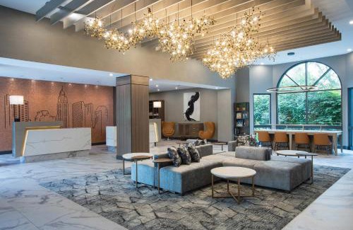 Crosswoods Hotel | Relax at Sheraton Suites Columbus Worthington - Pet Friendly Stay
