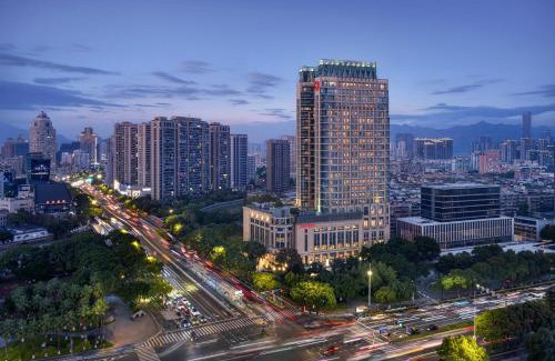Lucheng District Hotel | Experience the Sheraton Wenzhou Hotel with a Refreshing Pool