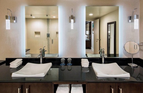 West Des Moines Hotel | Discover Sheraton West Des Moines: Family-Friendly Retreat