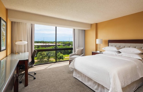 West Des Moines Hotel | Discover Sheraton West Des Moines: Family-Friendly Retreat