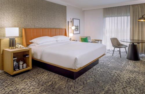 Maryland Heights Hotel | Explore Comfort at Sheraton Westport Plaza with Ocean Views