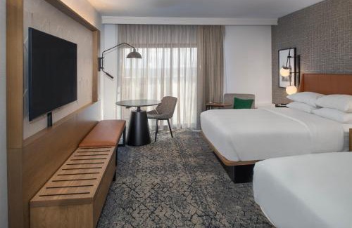Maryland Heights Hotel | Explore Comfort at Sheraton Westport Plaza with Ocean Views
