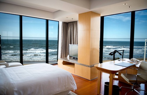 Fushan Resort | Relax at Sheraton Yantai Golden Beach Resort - 4-Star Escape
