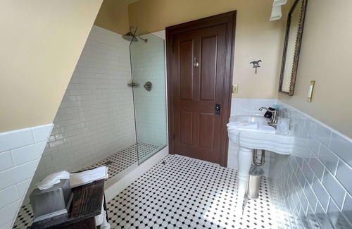 Sheridan Hotel | Discover Sheridan Inn: Spa Retreat with Breakfast Included