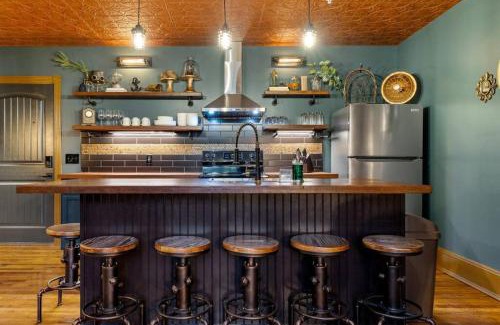 Columbia Apartment | Discover Sherlock - The Vestry on Read, a 4-Star Retreat
