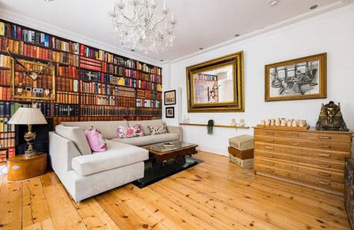 Bloomsbury House | Discover Sherlocks: Pet-Friendly Escape with Breakfast Included