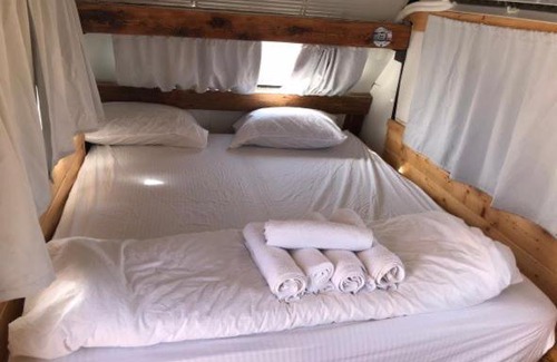 Merhavim Cabin | Discover Sherman's Place: Family-Friendly Getaway with Pool
