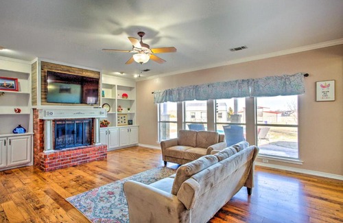 Sherman Villa | Relax at Sherman Villa with Private Pool & Hot Tub!