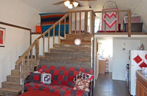 Study Butte-Terlingua Cabin | Serene Sherri’s Terlingua Cabin: Creekside Access & Breakfast